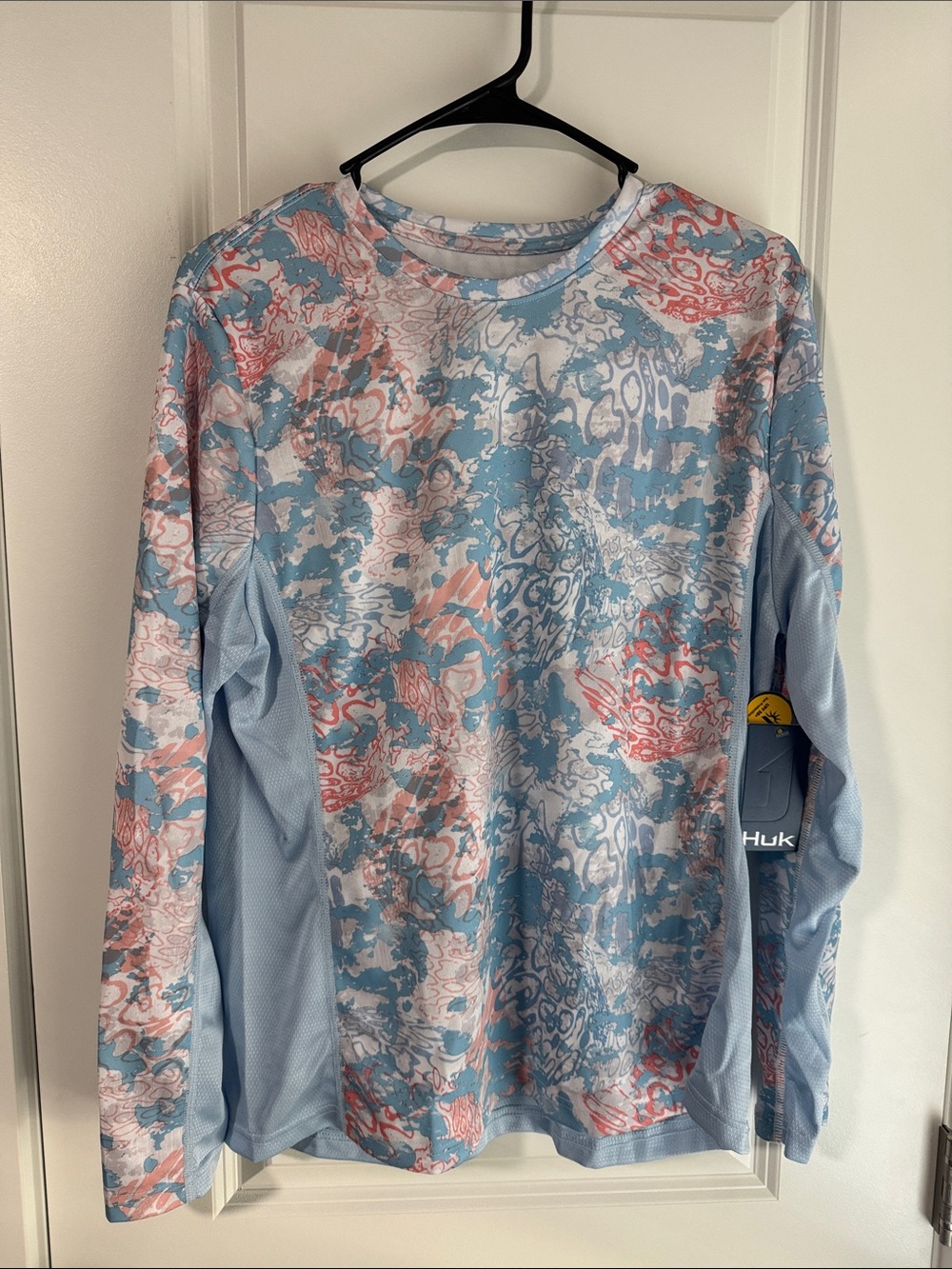 Huk Women’s Long Sleeve Performance Shirt - Light Blue/Pink Camo